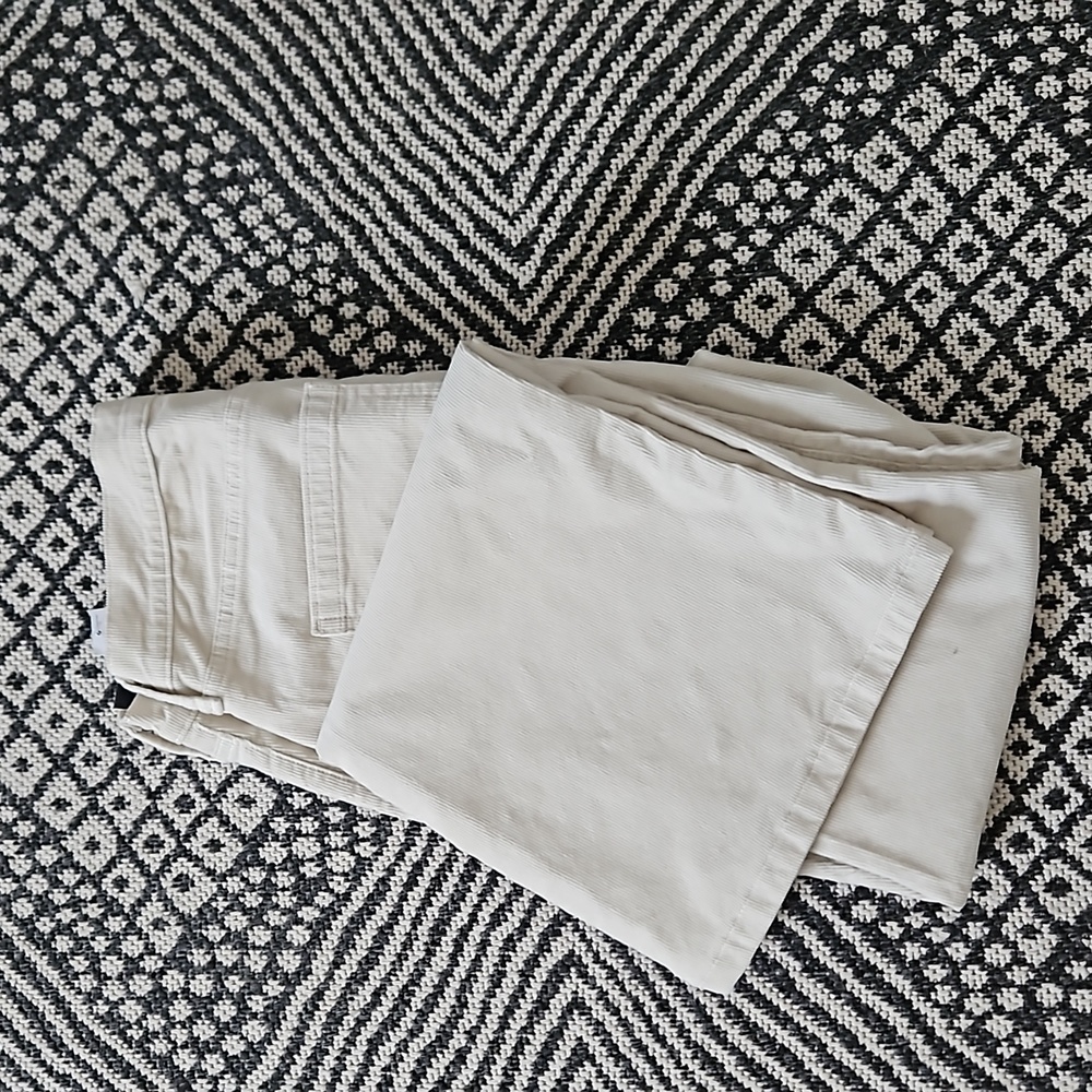 GAP Women's 70's Flare High-Rise Corduroy Pants Size 30/10R Ivory